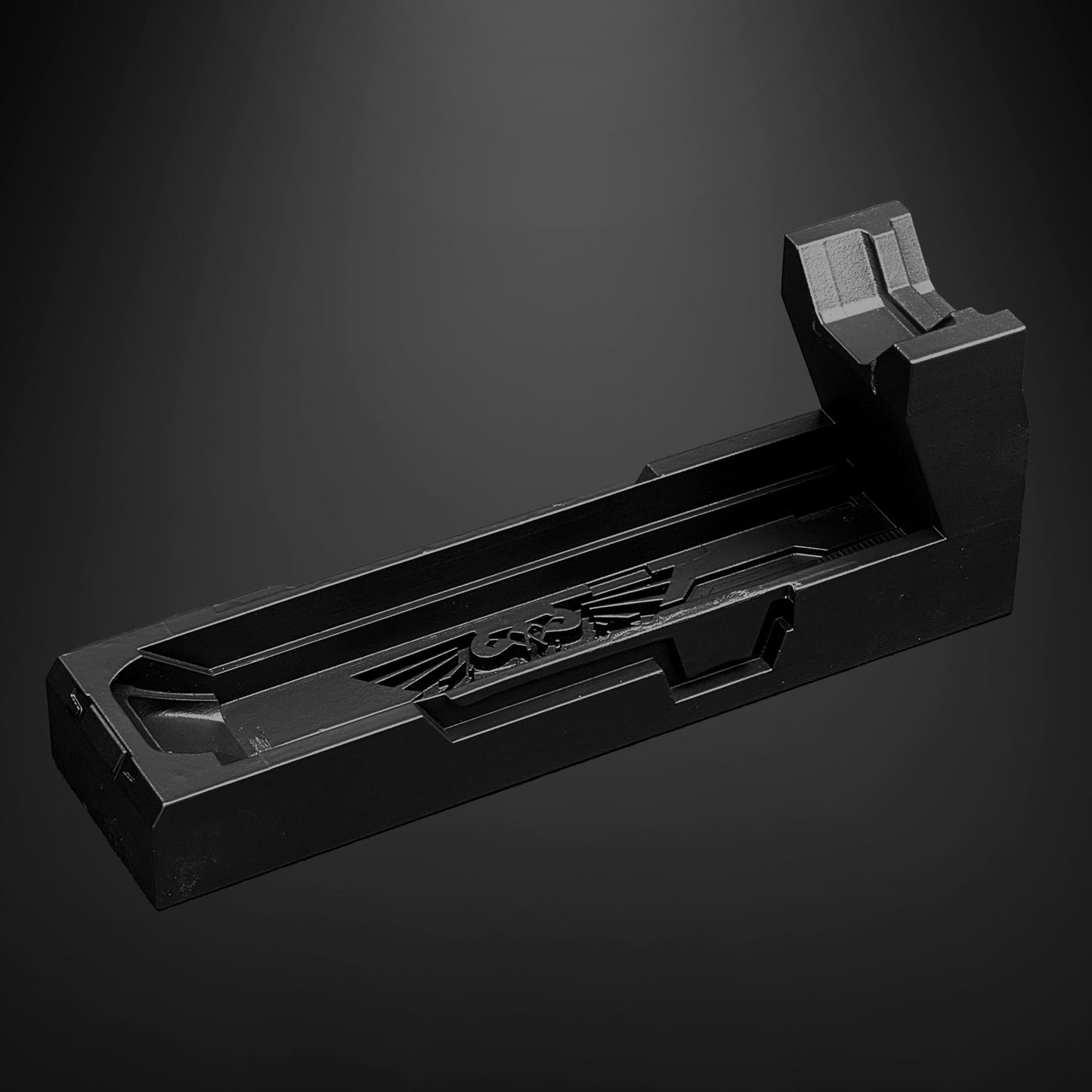 WH40K: Bolt Pistol Desktop Mount