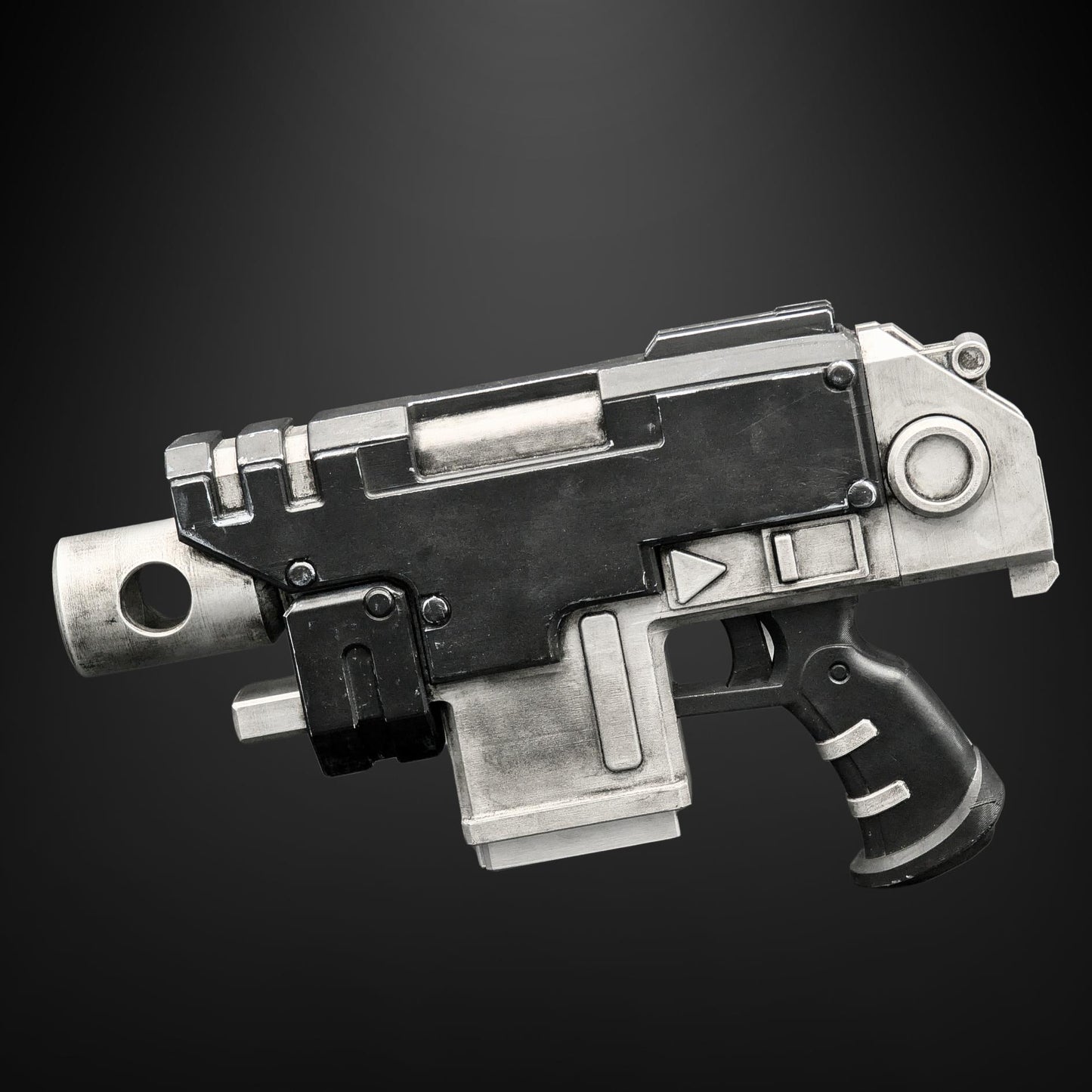 Warhammer 40K: Bolt Pistol - Prop or Cosplay