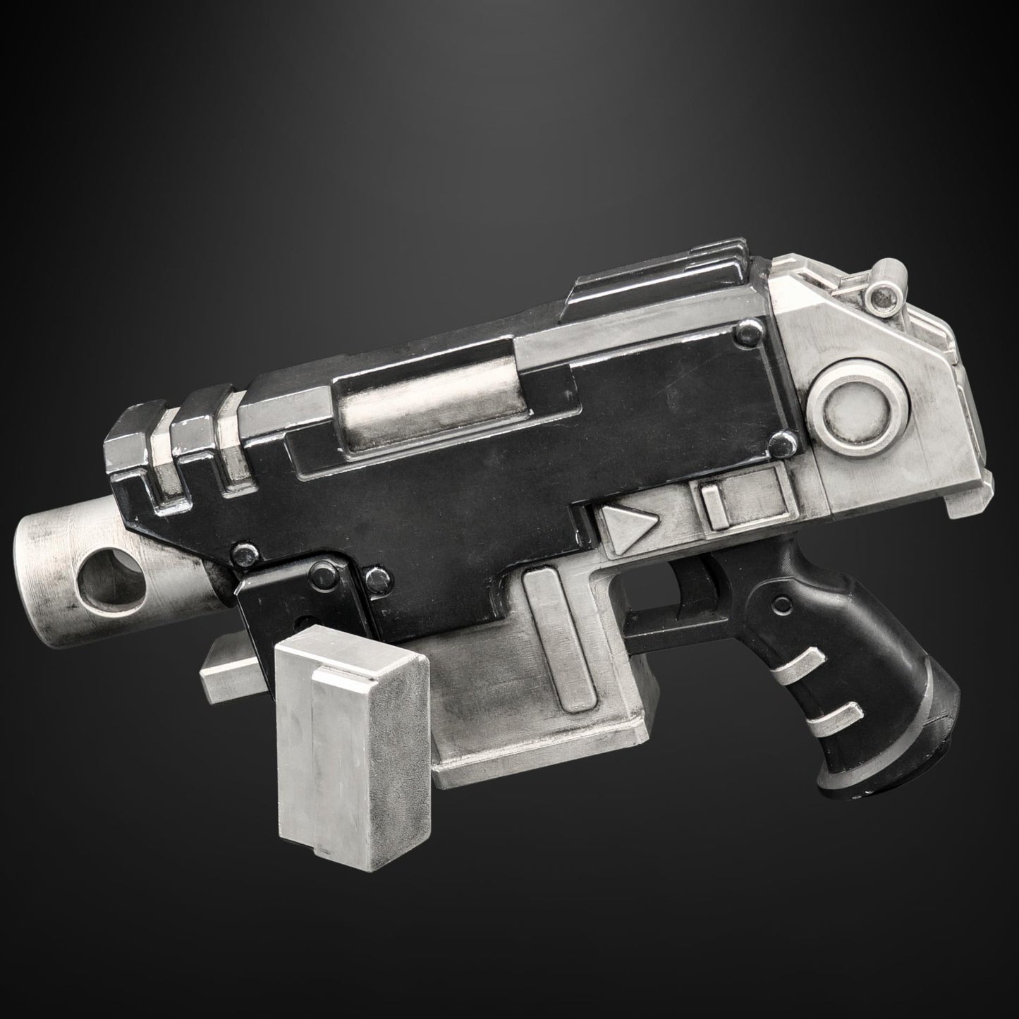 Warhammer 40K: Bolt Pistol - Prop or Cosplay
